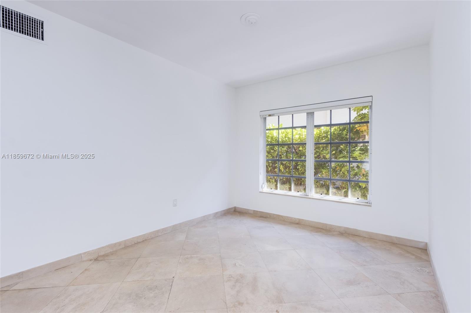 VILLAS OF PARK DRIVE COND - Residential Lease