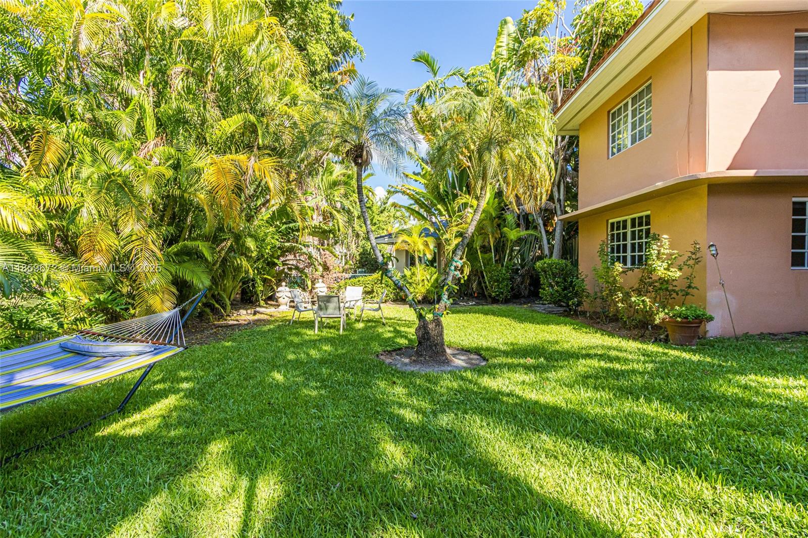 VILLAS OF PARK DRIVE COND - Residential Lease