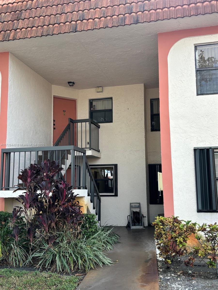 Rental Property at 852 Ne 209th St 102, Miami, Broward County, Florida - Bedrooms: 3 
Bathrooms: 2  - $2,300 MO.
