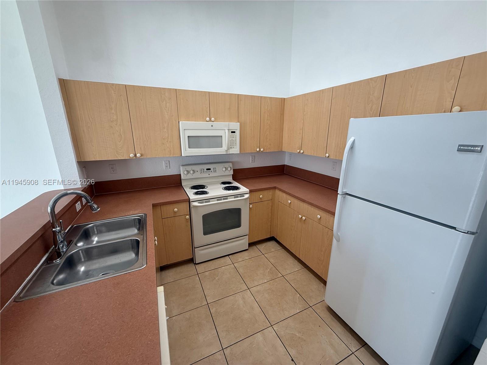 CAZADORES COVE - Residential