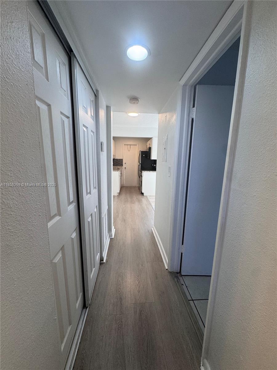 HOLLYWOOD LITTLE RANCHES - Residential Lease