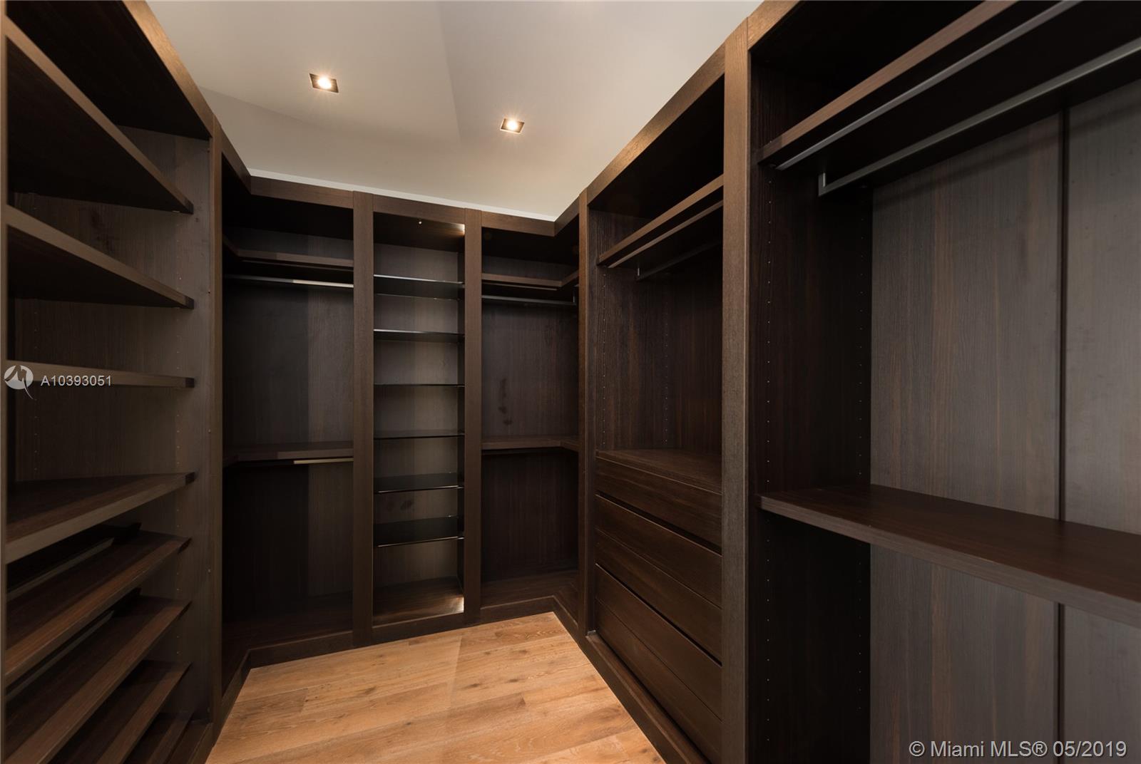 TREASURE ISLAND - Residential