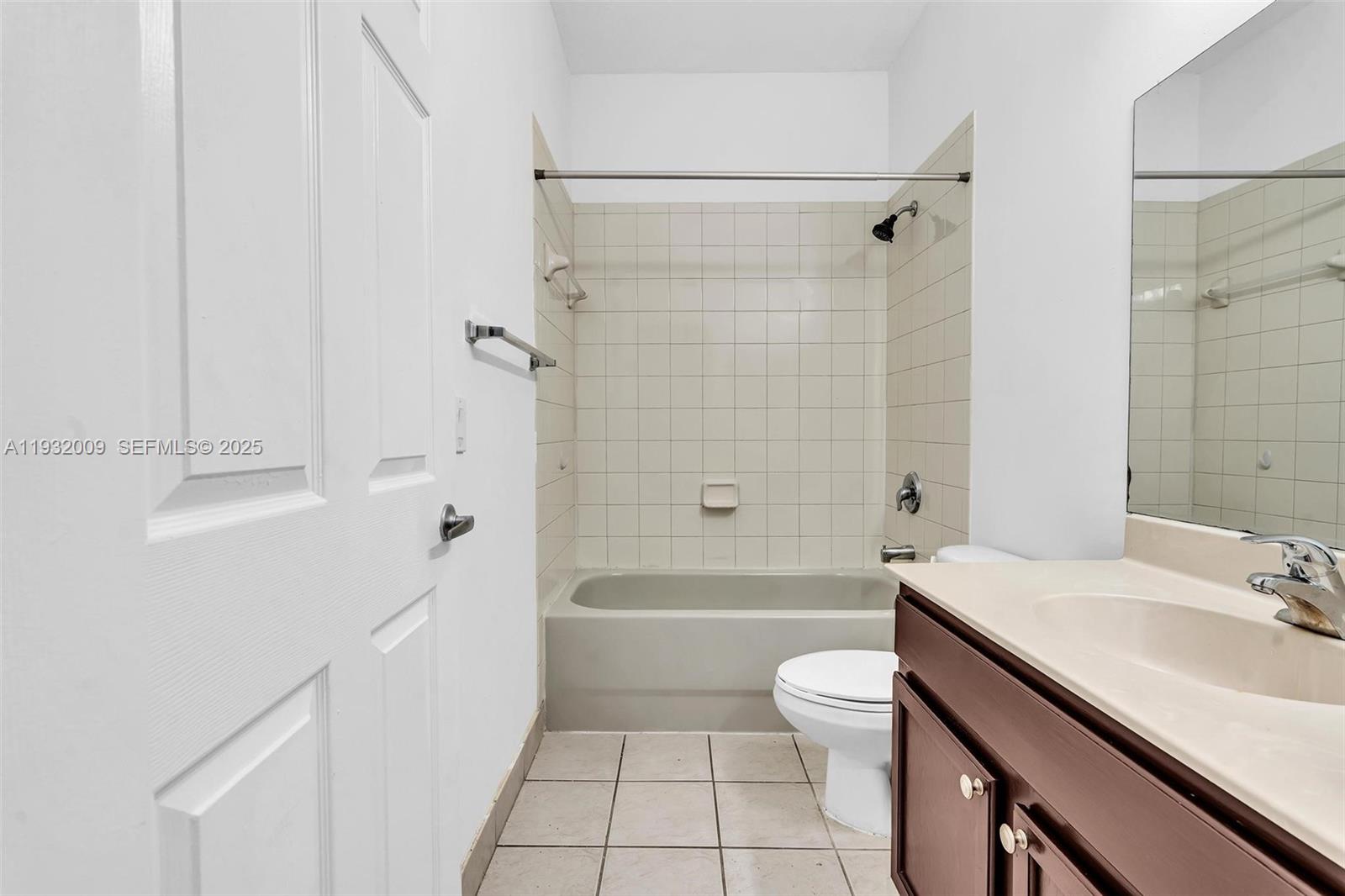 MAJORCA ISLES II CONDO - Residential