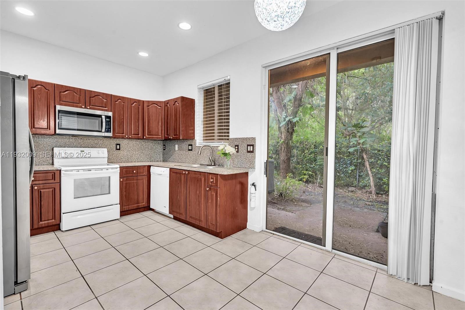 MAJORCA ISLES II CONDO - Residential