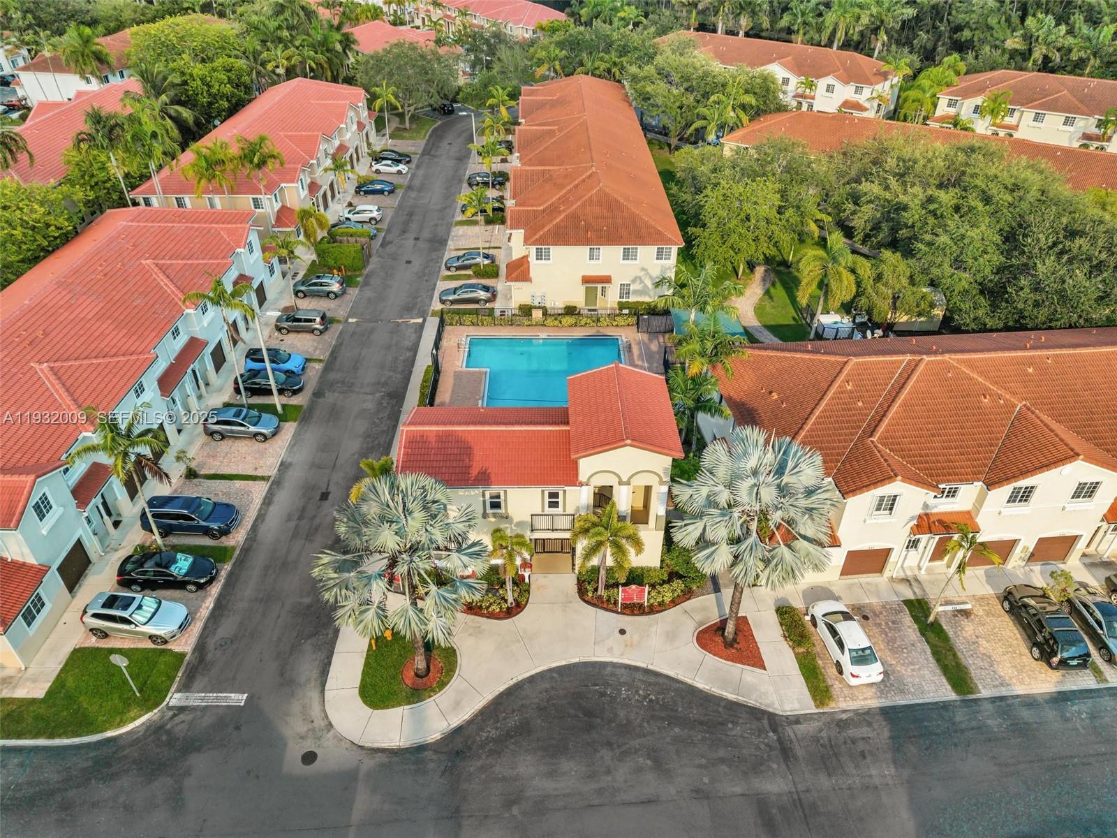 MAJORCA ISLES II CONDO - Residential