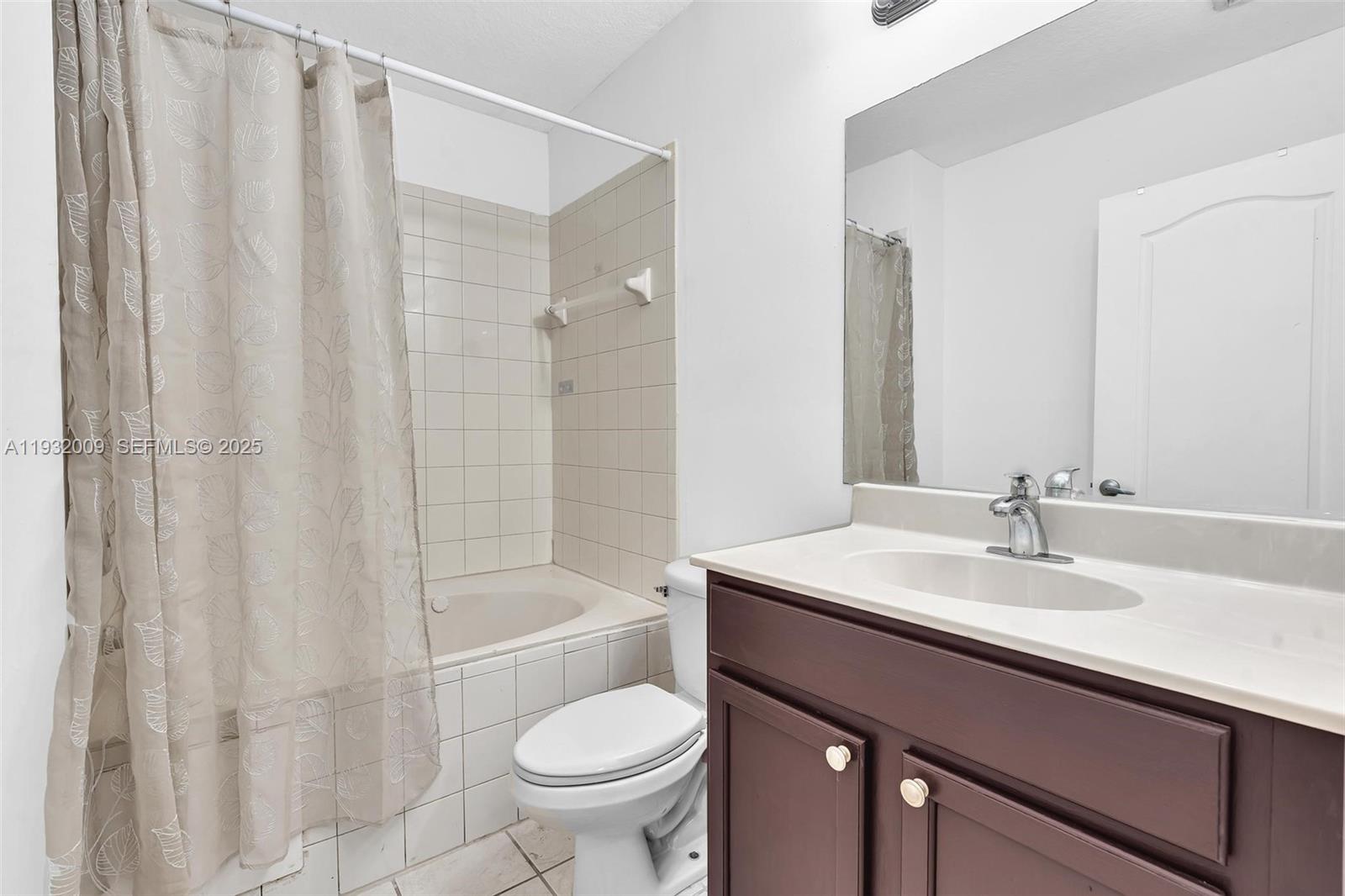 MAJORCA ISLES II CONDO - Residential