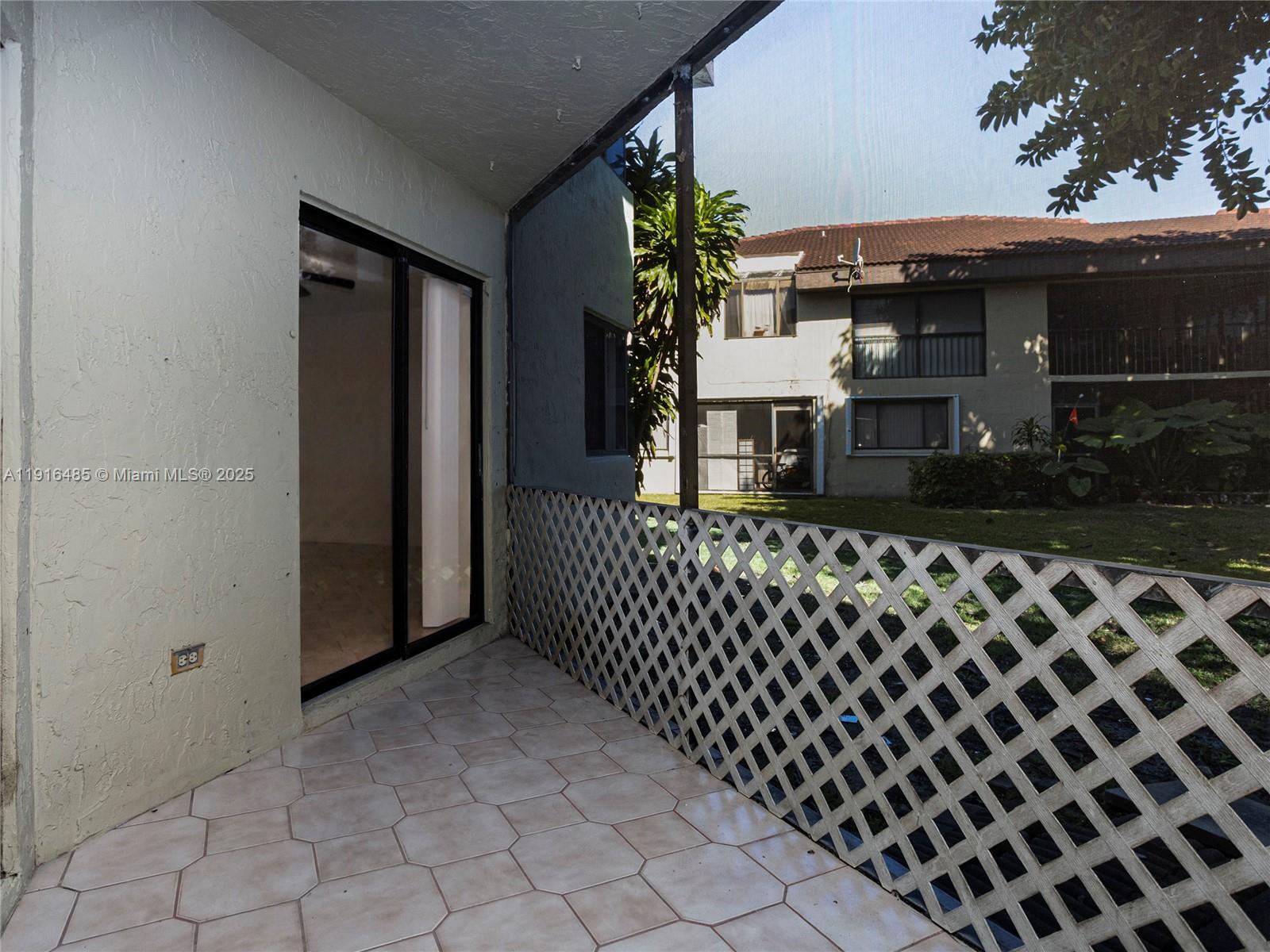 ESPRIT CONDOMINIUM - Residential