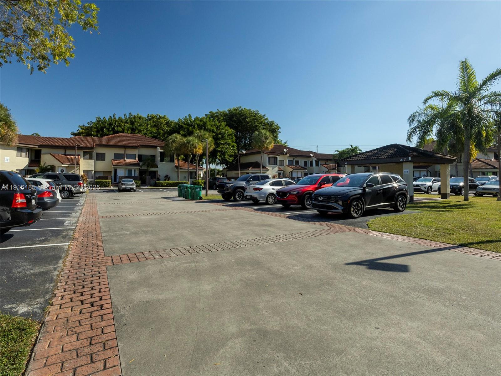 ESPRIT CONDOMINIUM - Residential