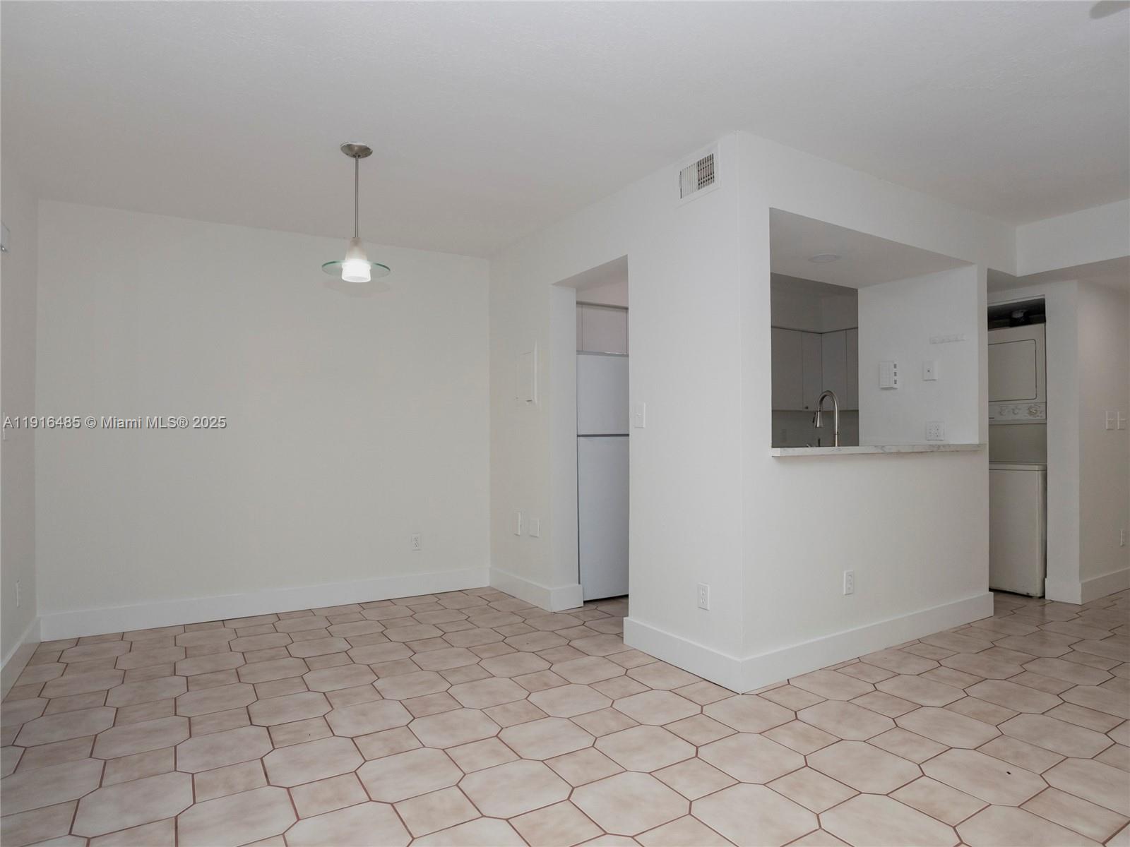 ESPRIT CONDOMINIUM - Residential