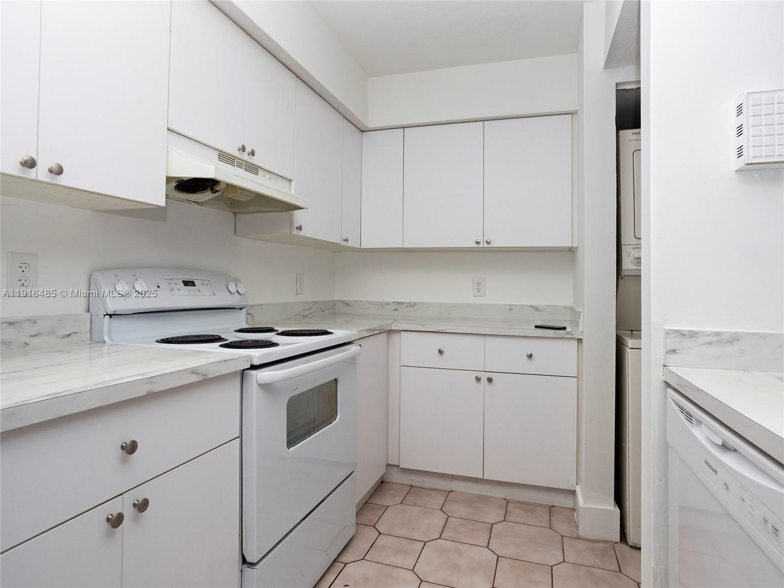 ESPRIT CONDOMINIUM - Residential