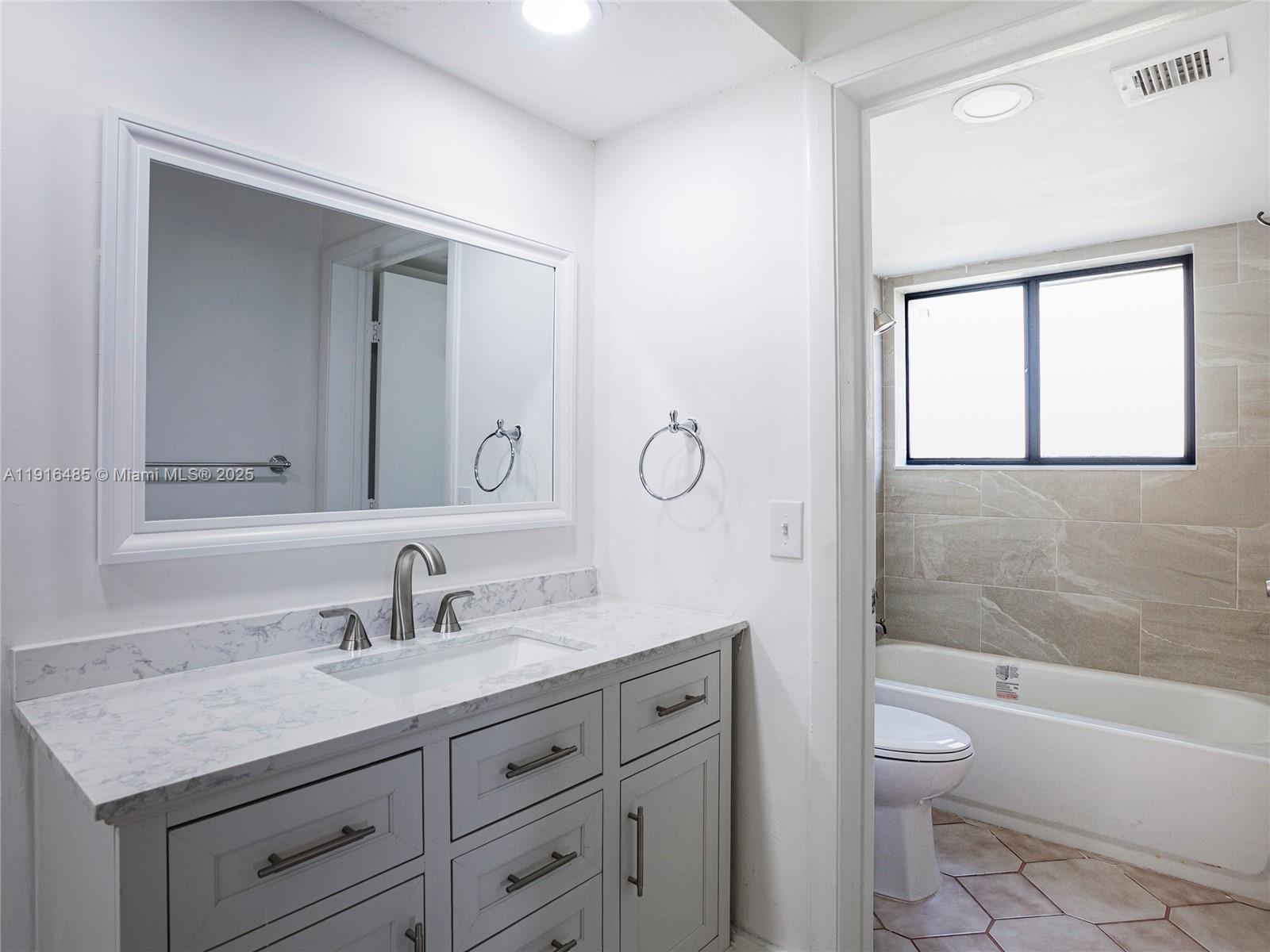 ESPRIT CONDOMINIUM - Residential