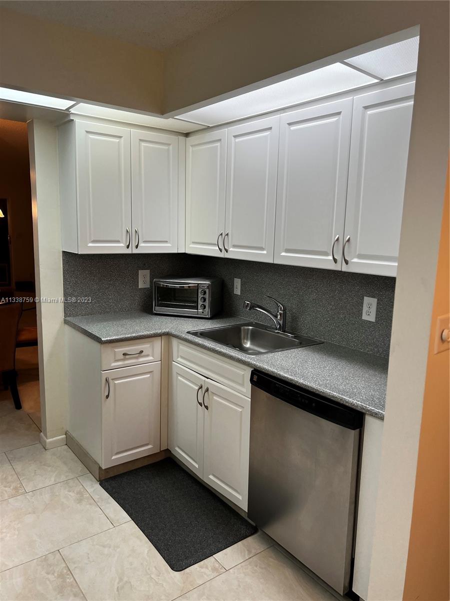 Photo 17 of 43 of 1605 Abaco Dr C4 condo