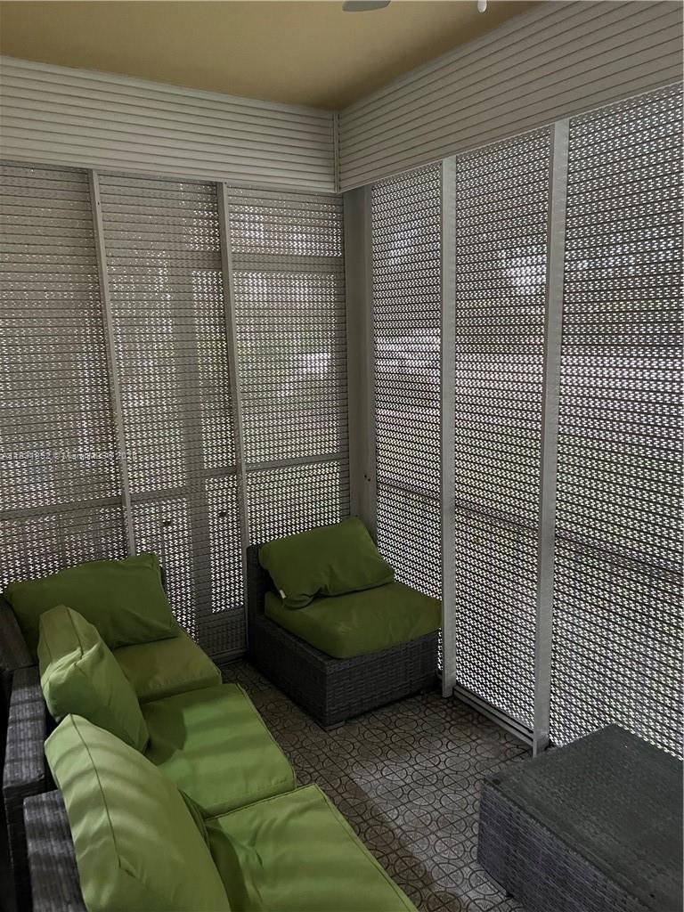 INVERRARY COUNTRY CLUB - Residential Lease