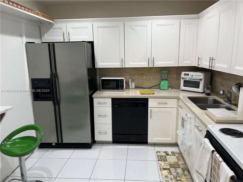 INVERRARY COUNTRY CLUB - Residential Lease