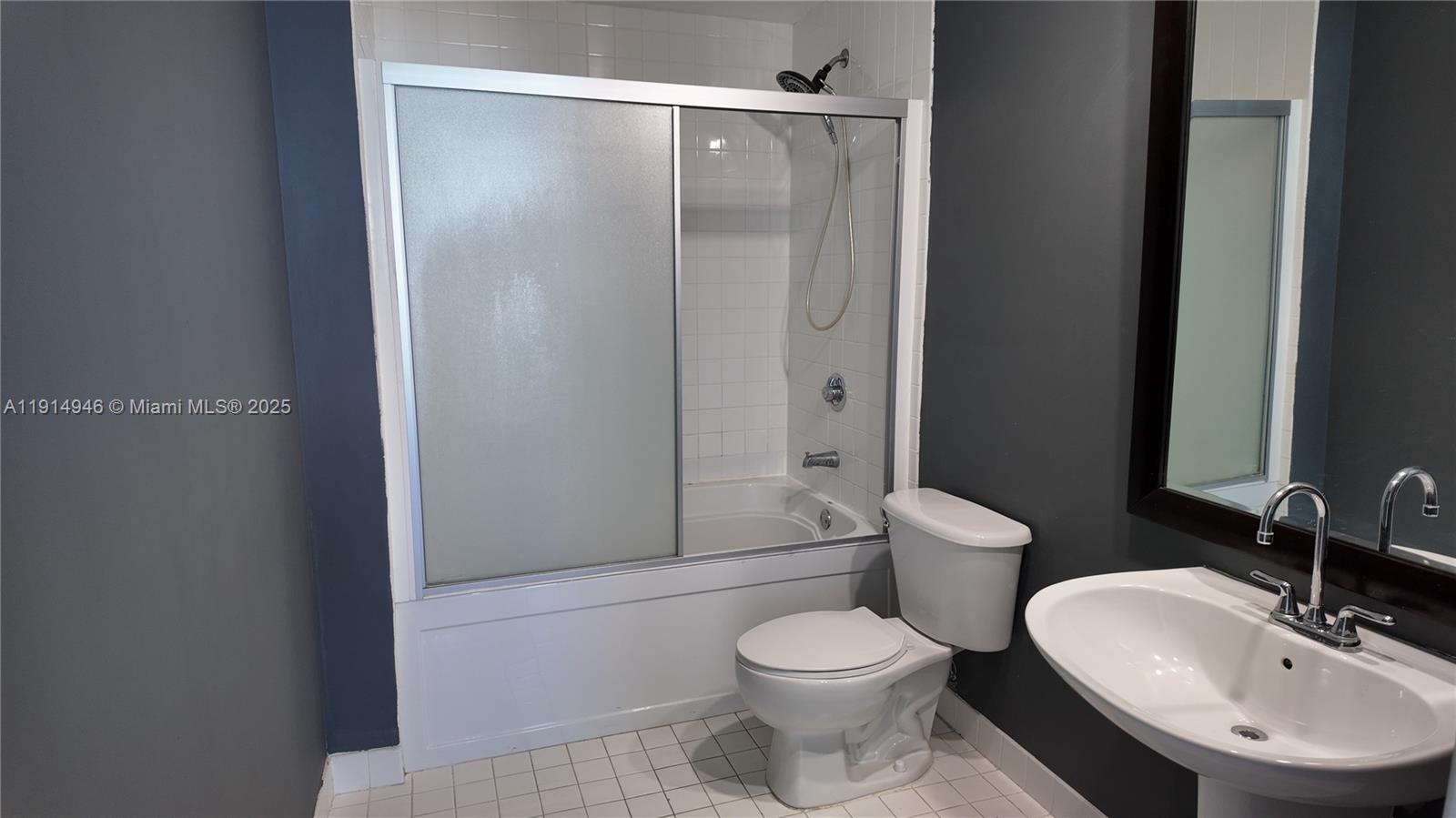 NEO CONDO - Residential Lease