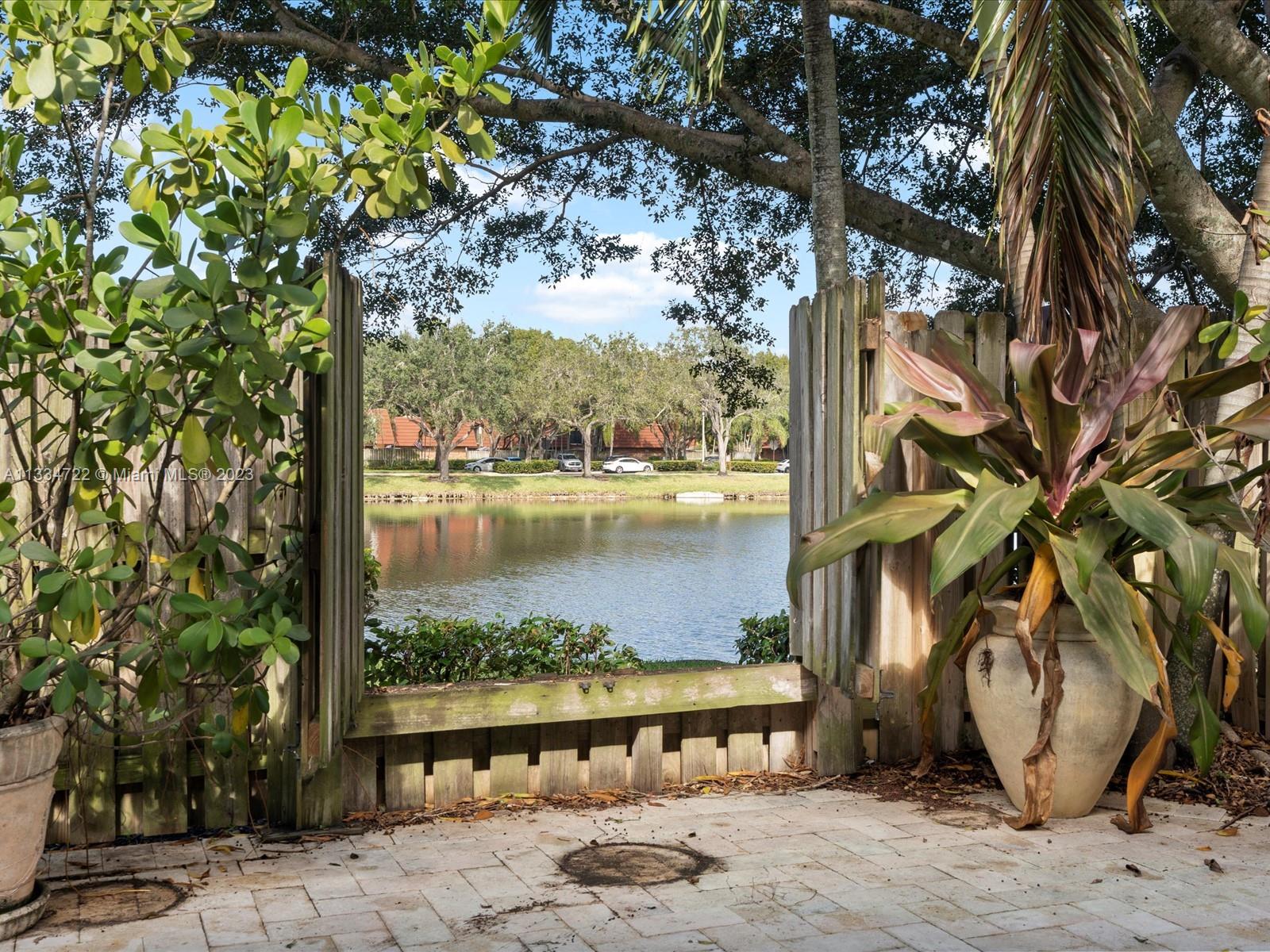 JACARANDA - Residential