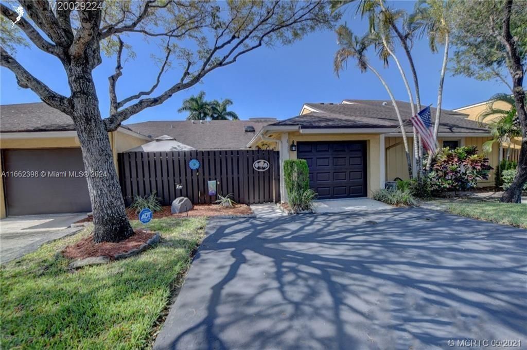 Photo of 22722 Vistawood Way #0, Boca Raton, FL 33428 (MLS # A11662398)