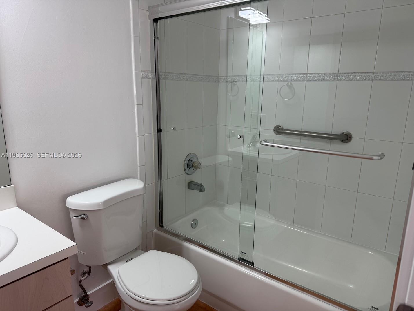 VILLAS DEL ALHAMBRA CONDO - Residential