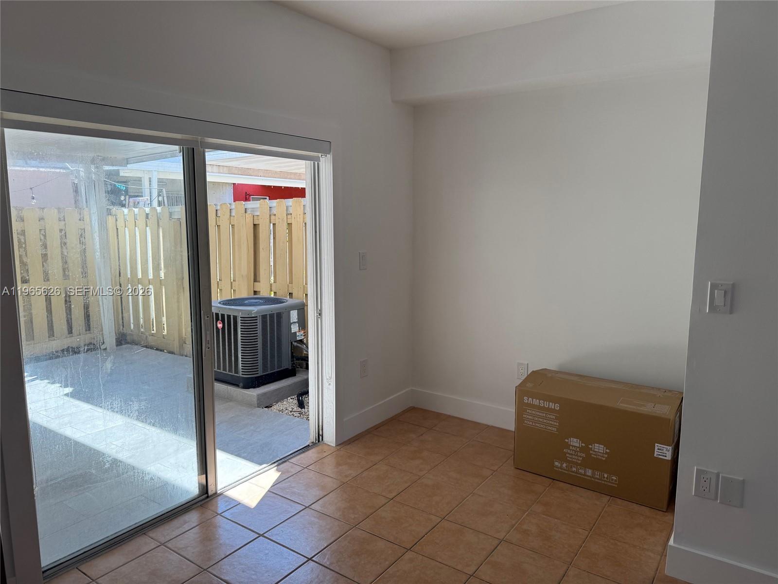 VILLAS DEL ALHAMBRA CONDO - Residential