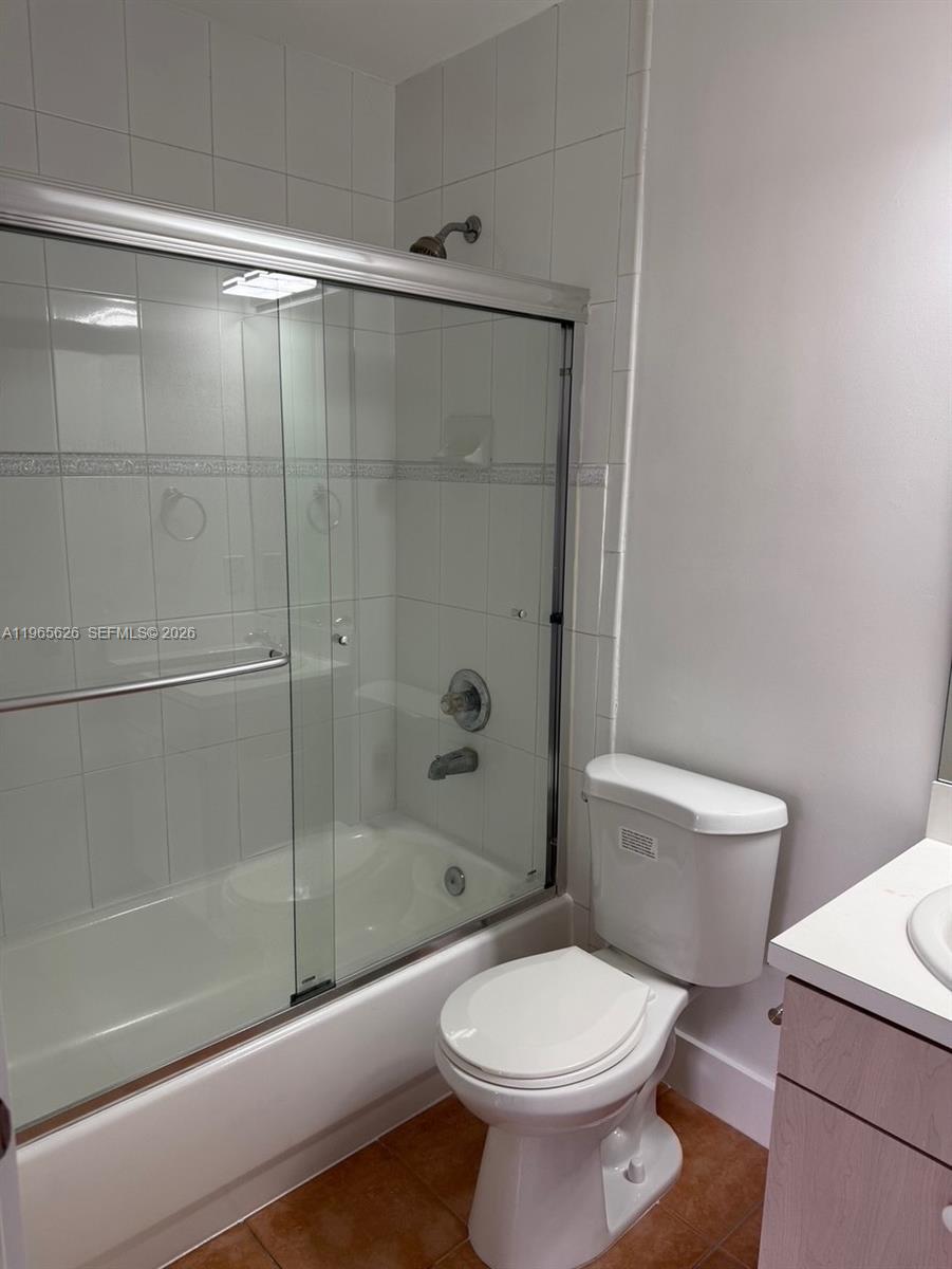 VILLAS DEL ALHAMBRA CONDO - Residential