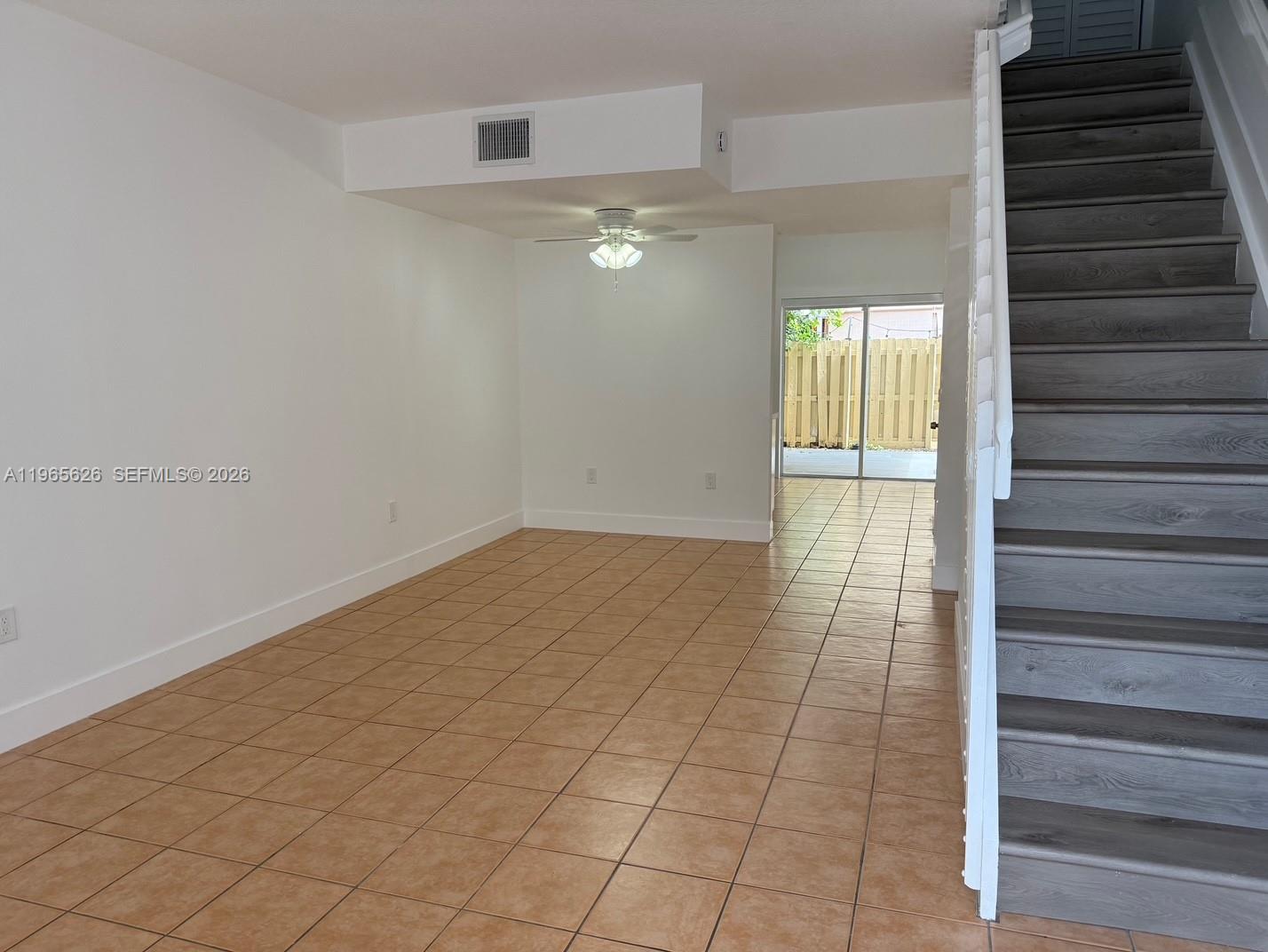 VILLAS DEL ALHAMBRA CONDO - Residential