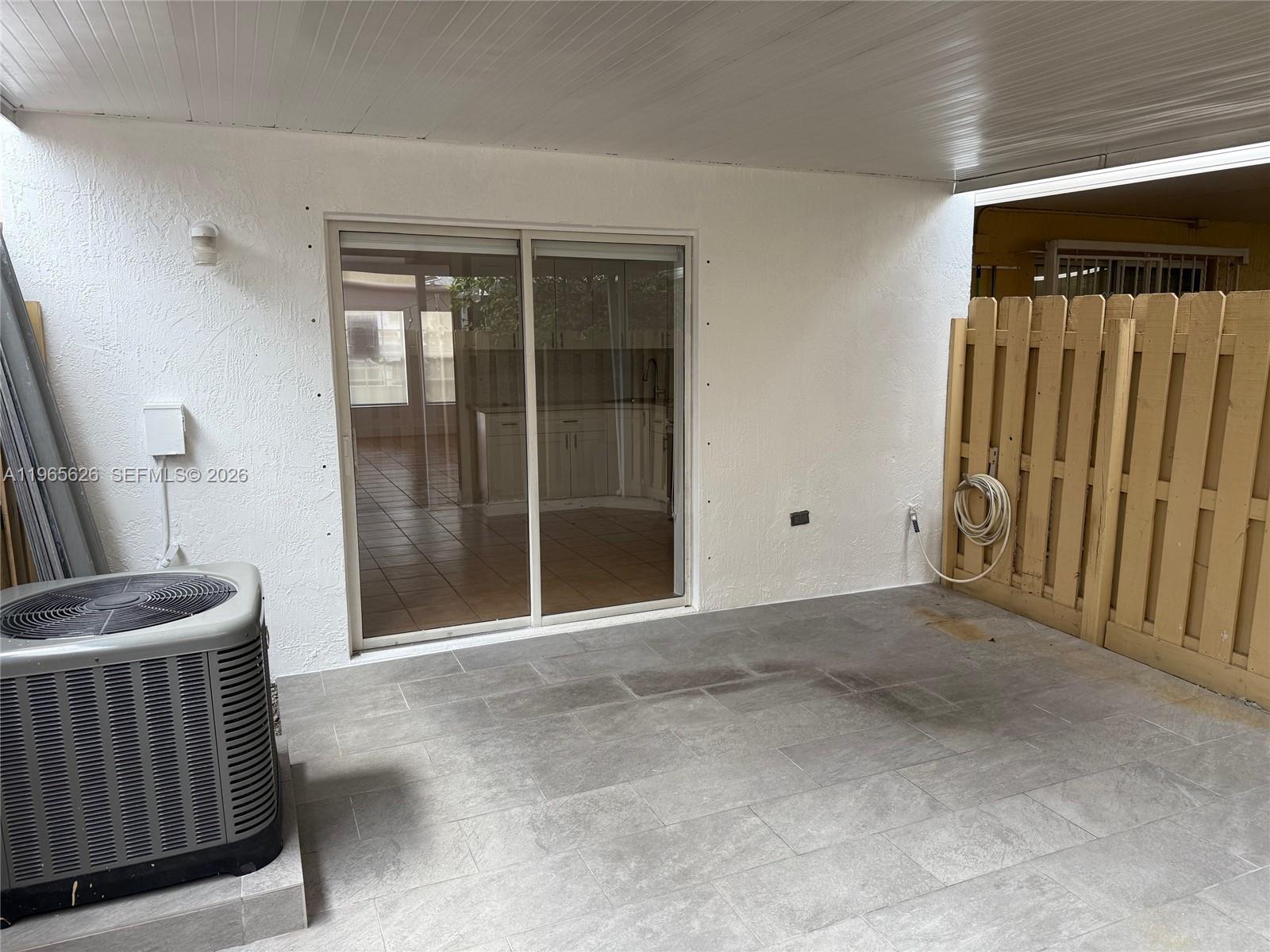 VILLAS DEL ALHAMBRA CONDO - Residential