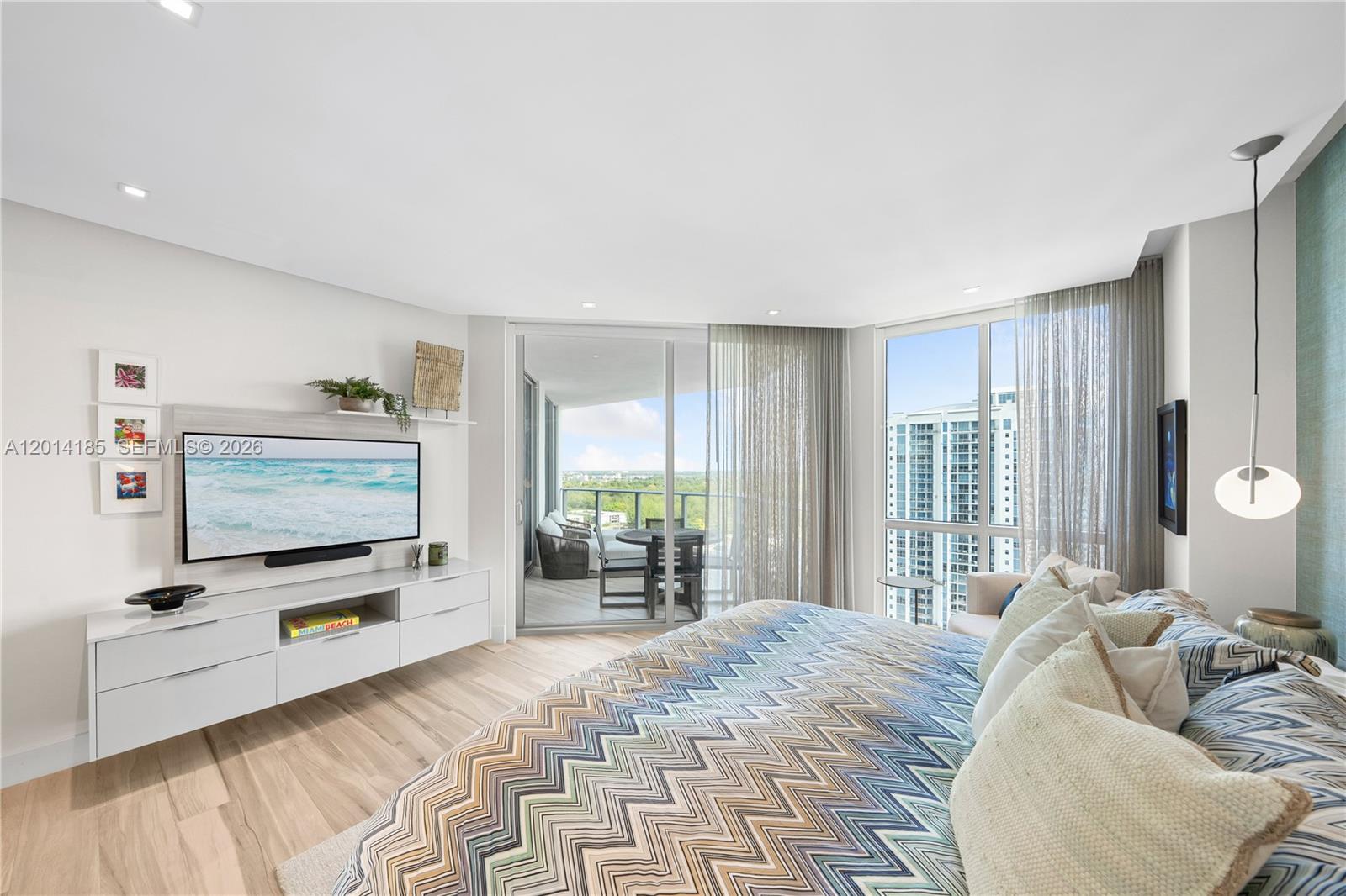 MARINA PALMS RESIDENCES - Residential