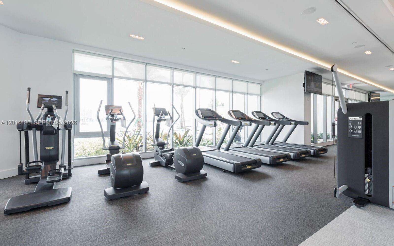 MARINA PALMS RESIDENCES - Residential