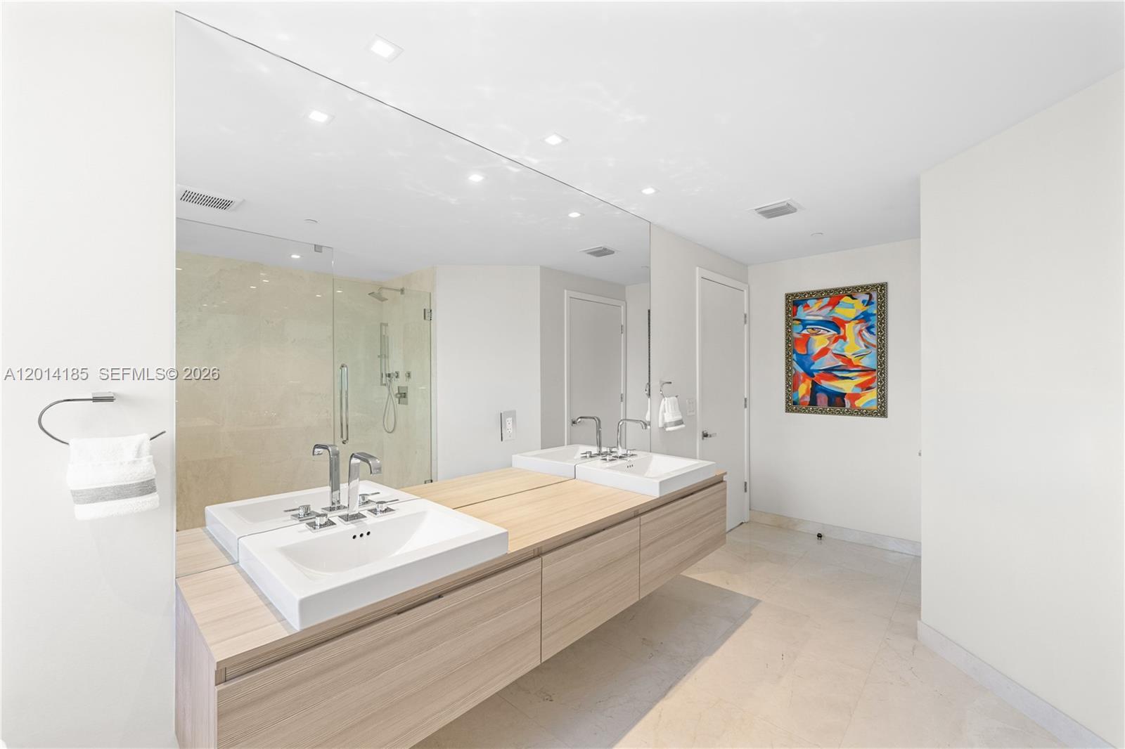 MARINA PALMS RESIDENCES - Residential