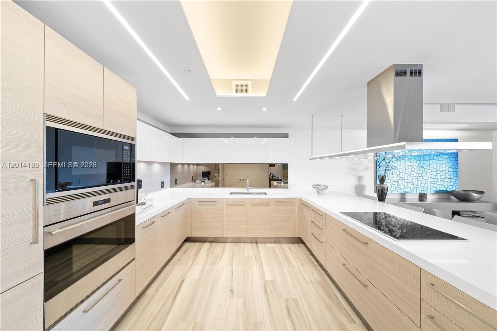 MARINA PALMS RESIDENCES - Residential