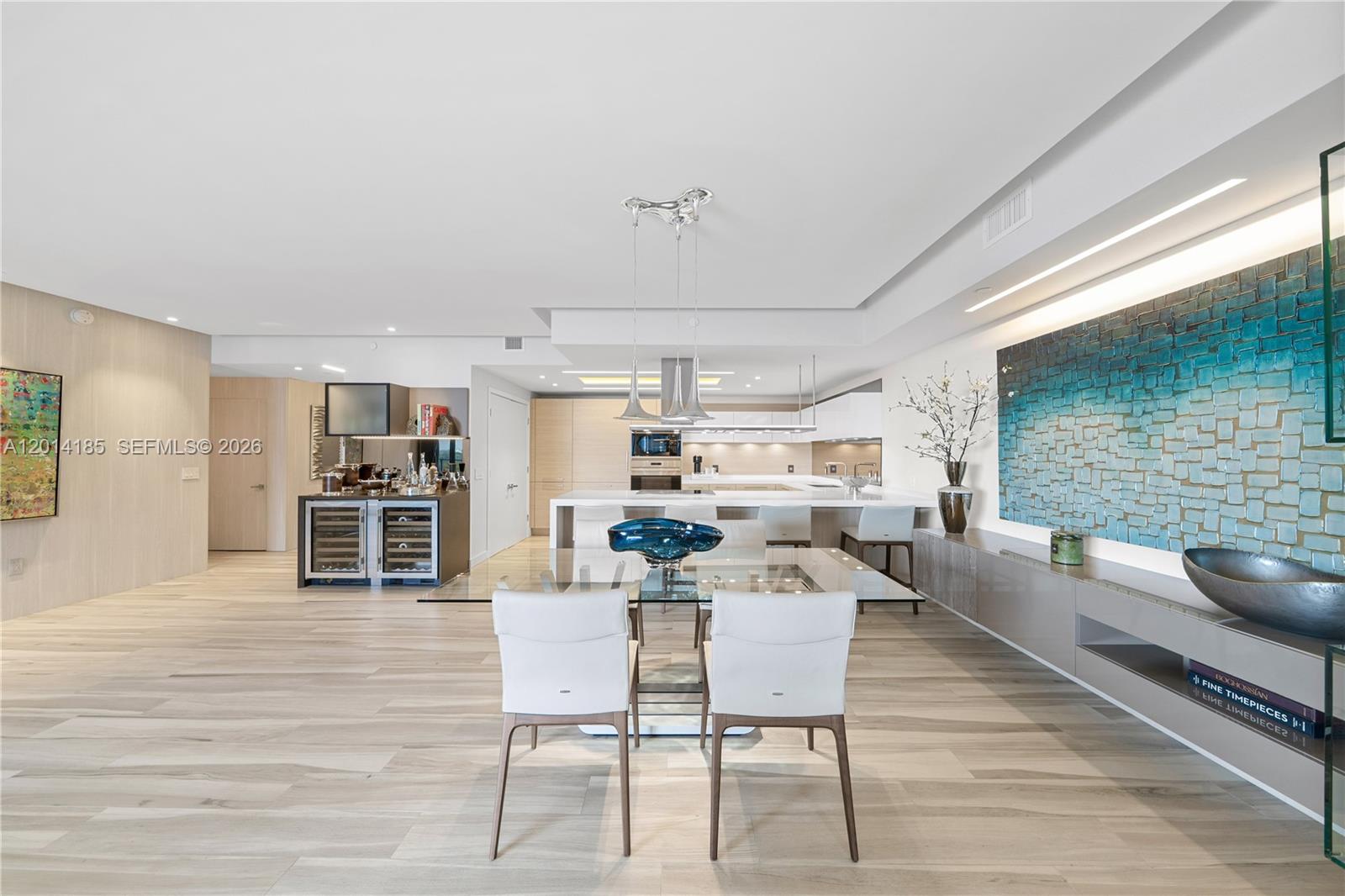 MARINA PALMS RESIDENCES - Residential