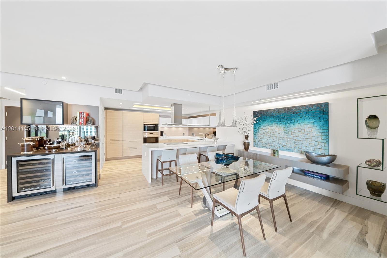 MARINA PALMS RESIDENCES - Residential