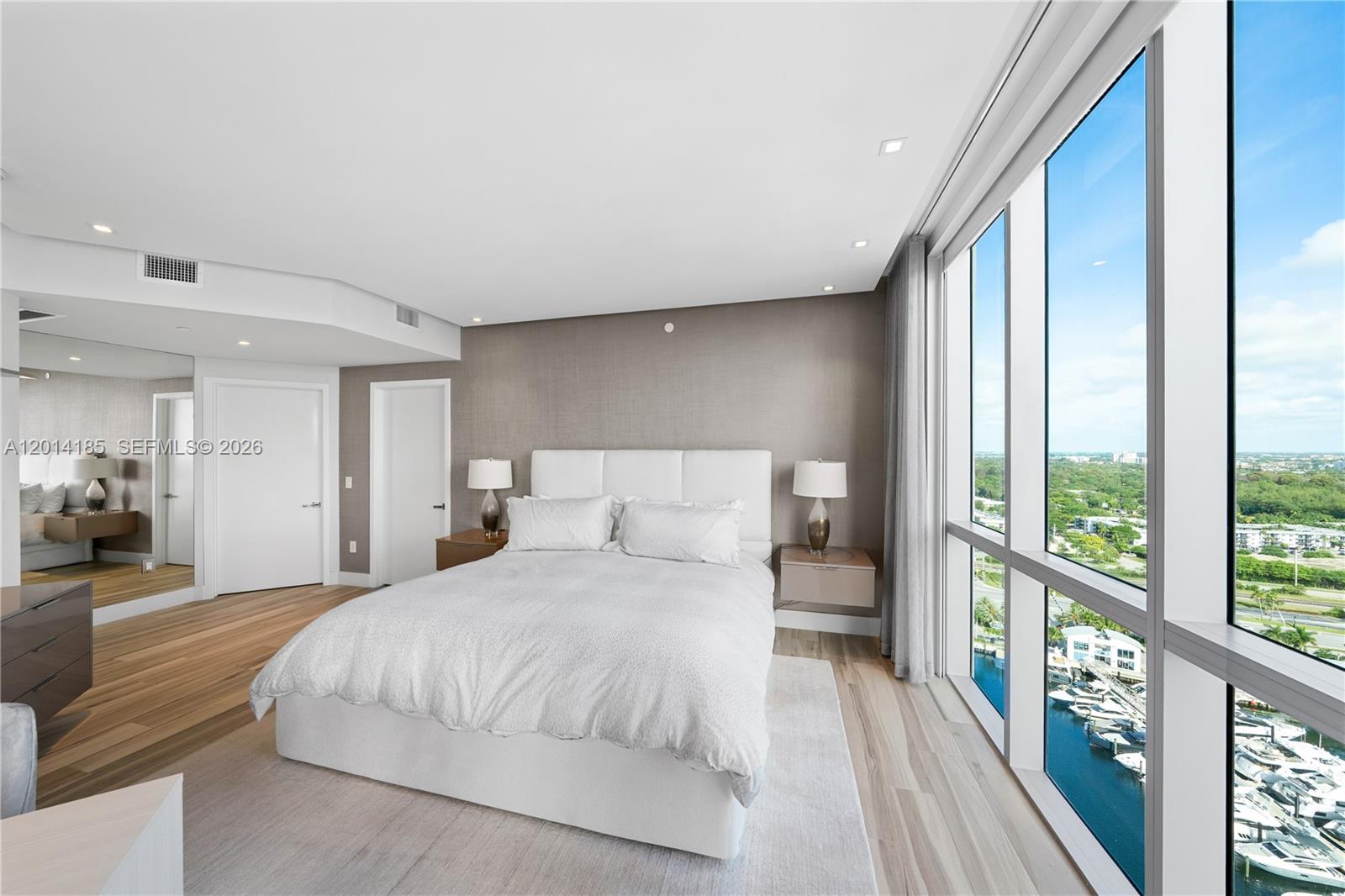 MARINA PALMS RESIDENCES - Residential