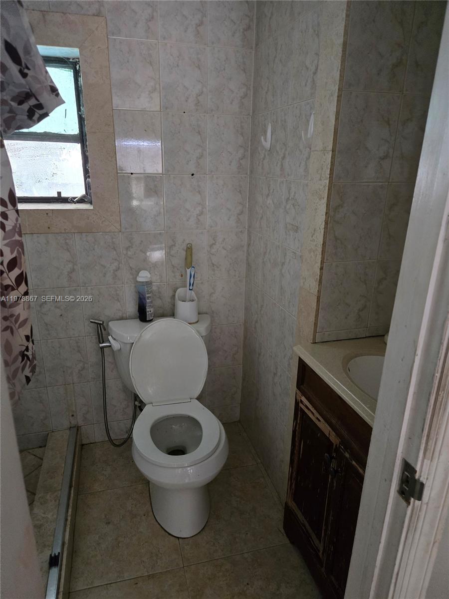 SAN SEBASTIAN UNIT NO 5 - Residential