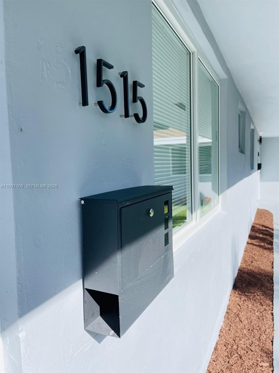 BISCAYNE SHORES CORR PLAT - Residential Lease