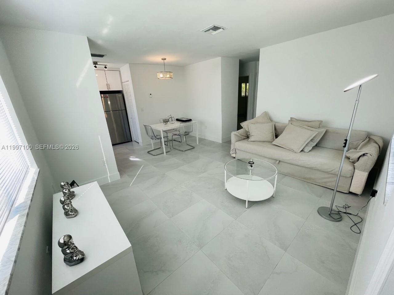 BISCAYNE SHORES CORR PLAT - Residential Lease