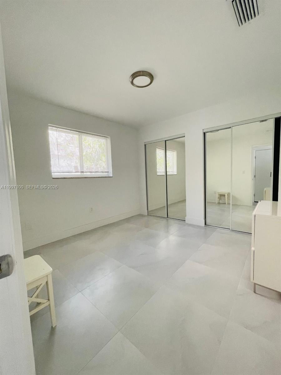 BISCAYNE SHORES CORR PLAT - Residential Lease