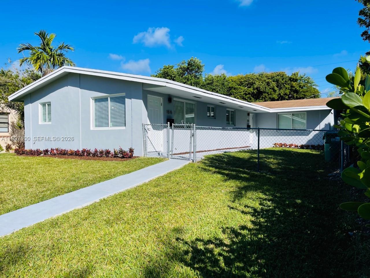 BISCAYNE SHORES CORR PLAT - Residential Lease