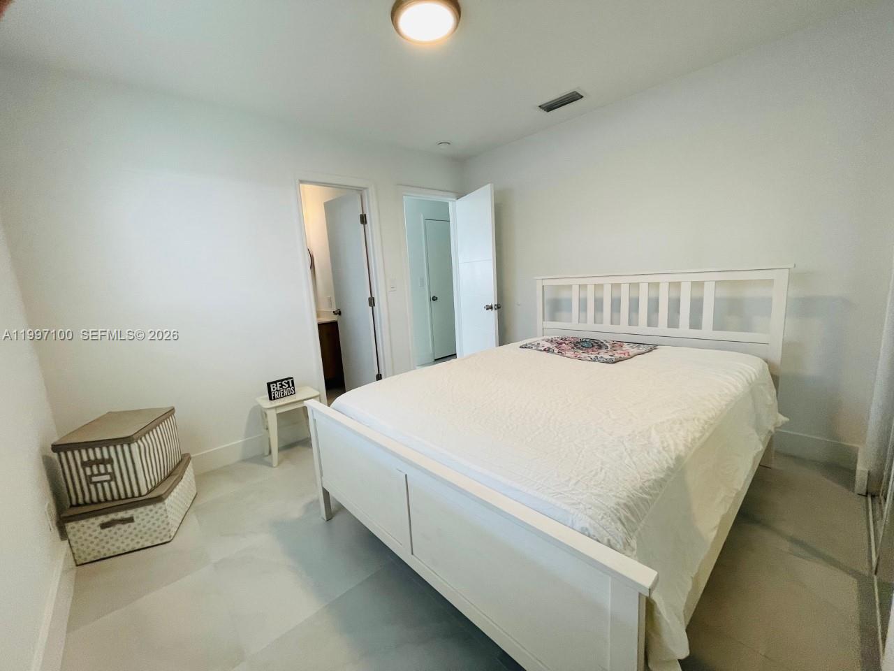 BISCAYNE SHORES CORR PLAT - Residential Lease