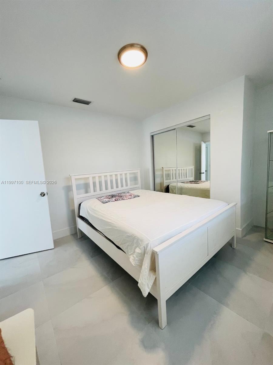 BISCAYNE SHORES CORR PLAT - Residential Lease