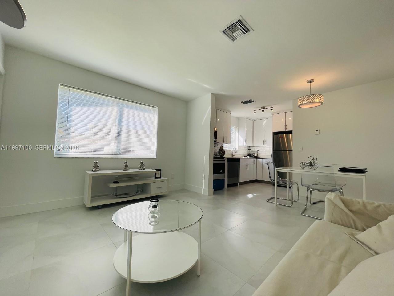 BISCAYNE SHORES CORR PLAT - Residential Lease
