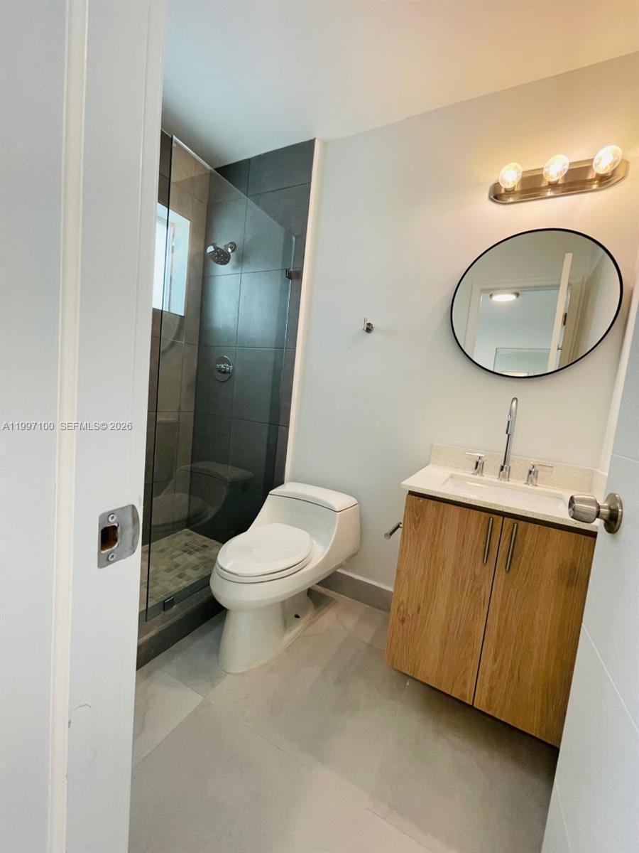 BISCAYNE SHORES CORR PLAT - Residential Lease