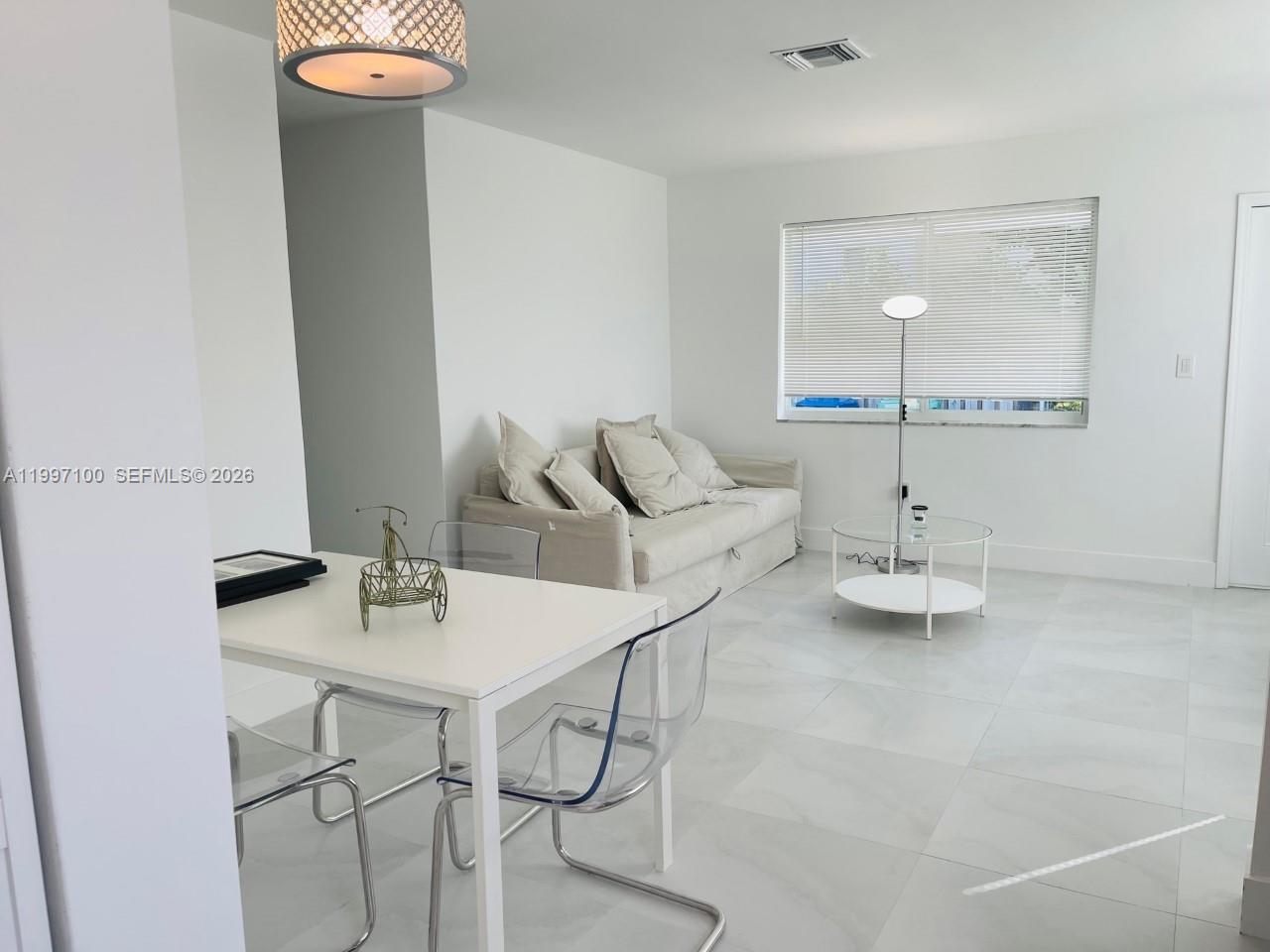 BISCAYNE SHORES CORR PLAT - Residential Lease