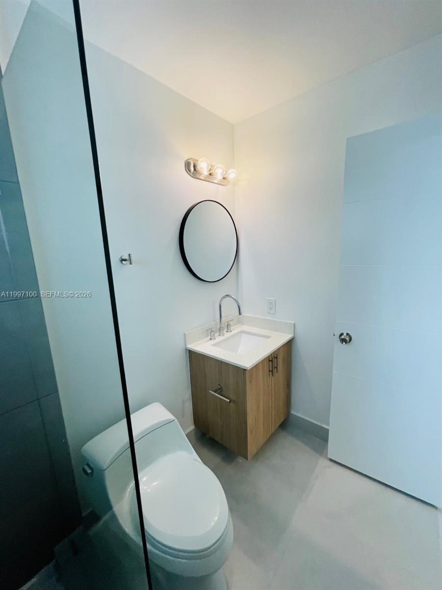 BISCAYNE SHORES CORR PLAT - Residential Lease