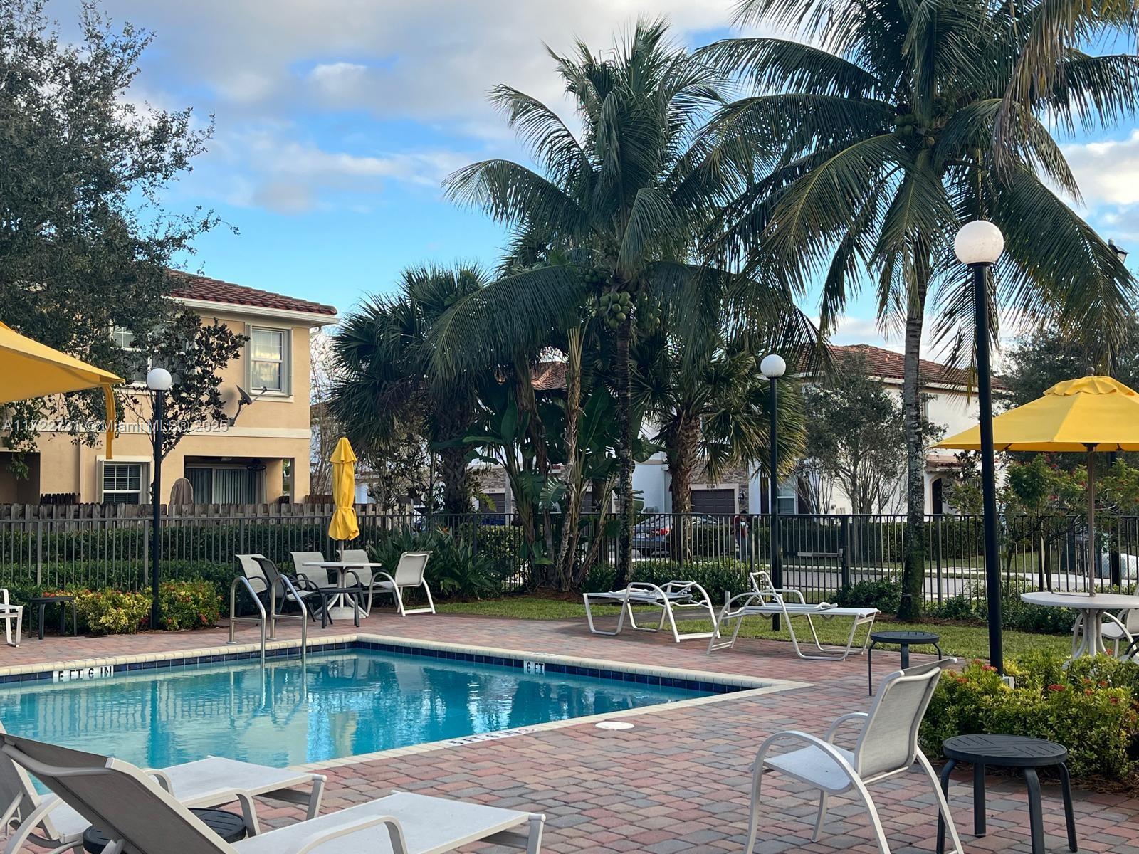 CHARLESTON COMMONS 2 - Residential