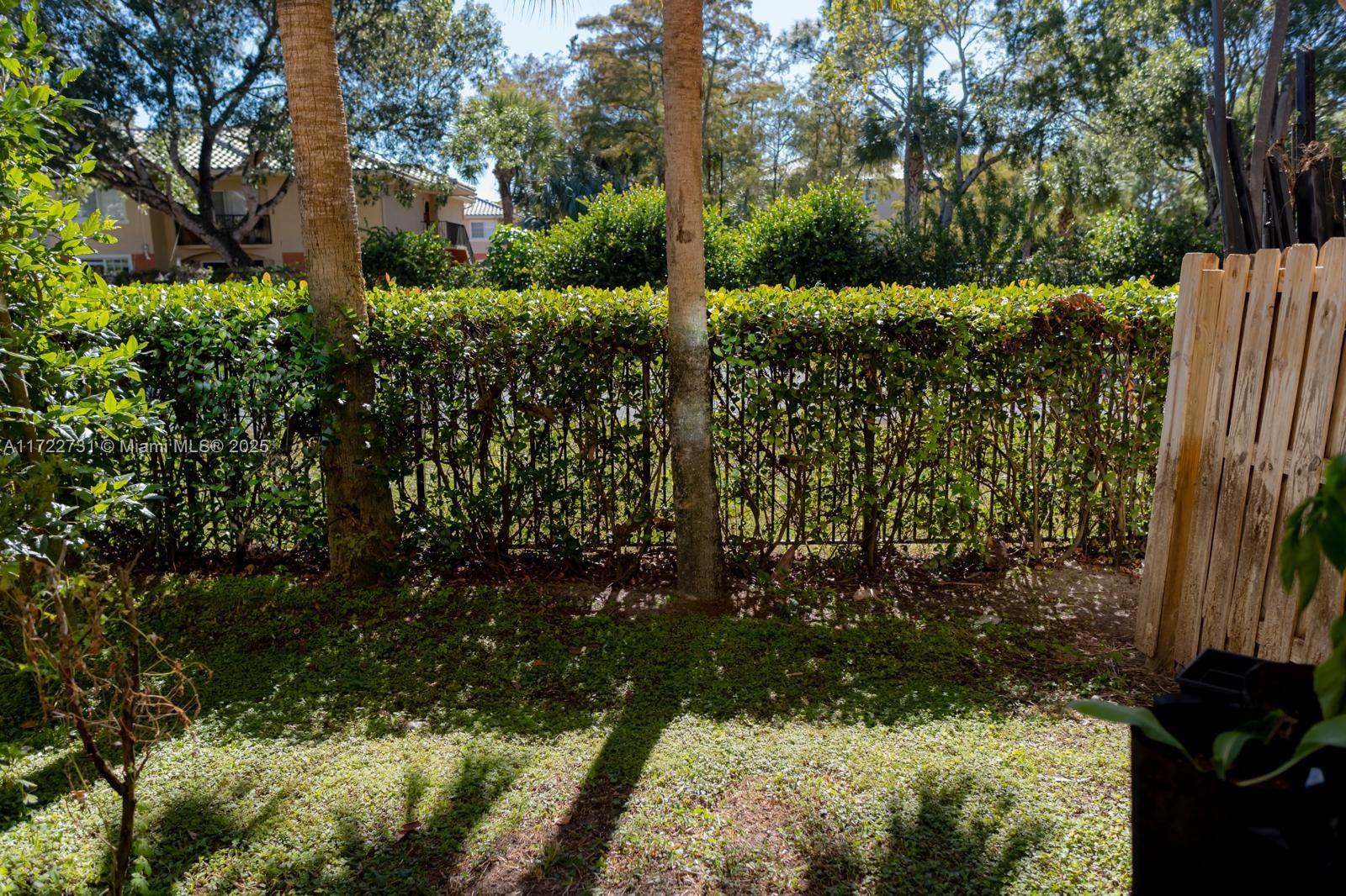 CHARLESTON COMMONS 2 - Residential