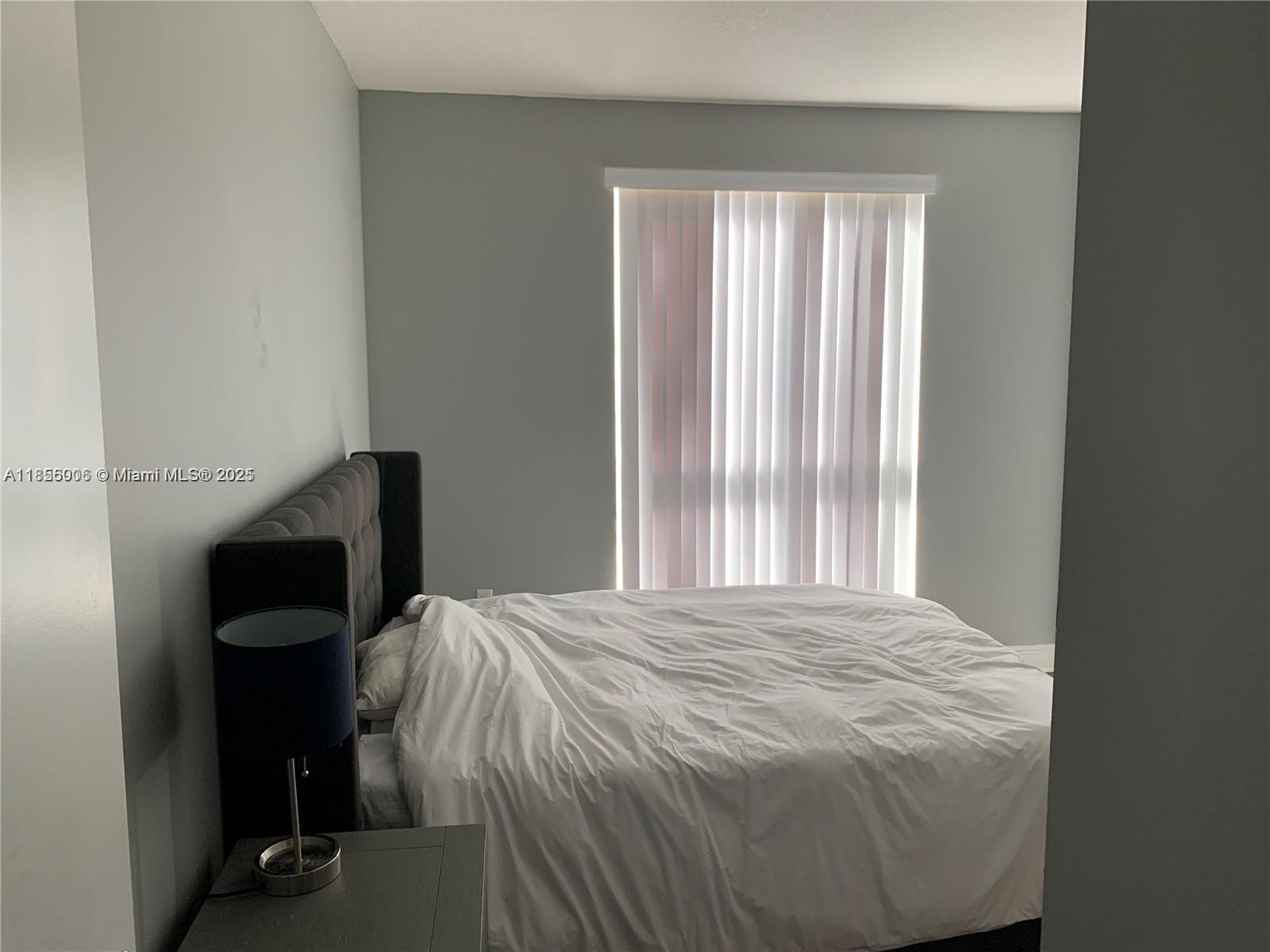 DOWNTOWN DADELAND CONDO N - Residential Lease