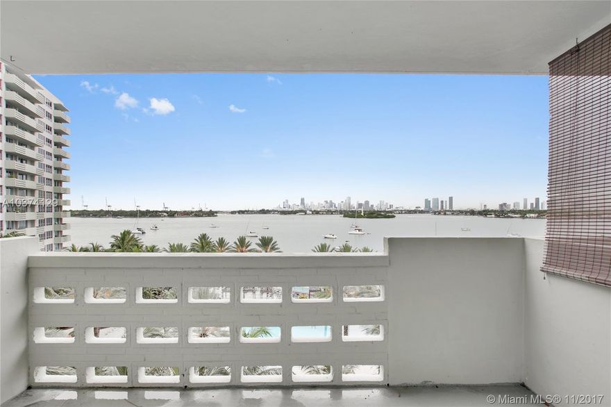 *6 WEEKS FREE & $80 PARKING IF MOVE IN BY 11/21*Welcome to Miami Beach's most exciting residential community, Flamingo South Beach. This 1 bed apt has direct bay views. The interior features wood floors, modern kitchen with Stainless Steal appliances & granite counters. Community amenities include a fitness center, 2 resort style bay front pools surrounded by cabanas, lounge chairs and a tiki bar, a BBQ area and beach volleyball. Move-in: 1 month + $1K deposit. SAME DAY APPROVAL!