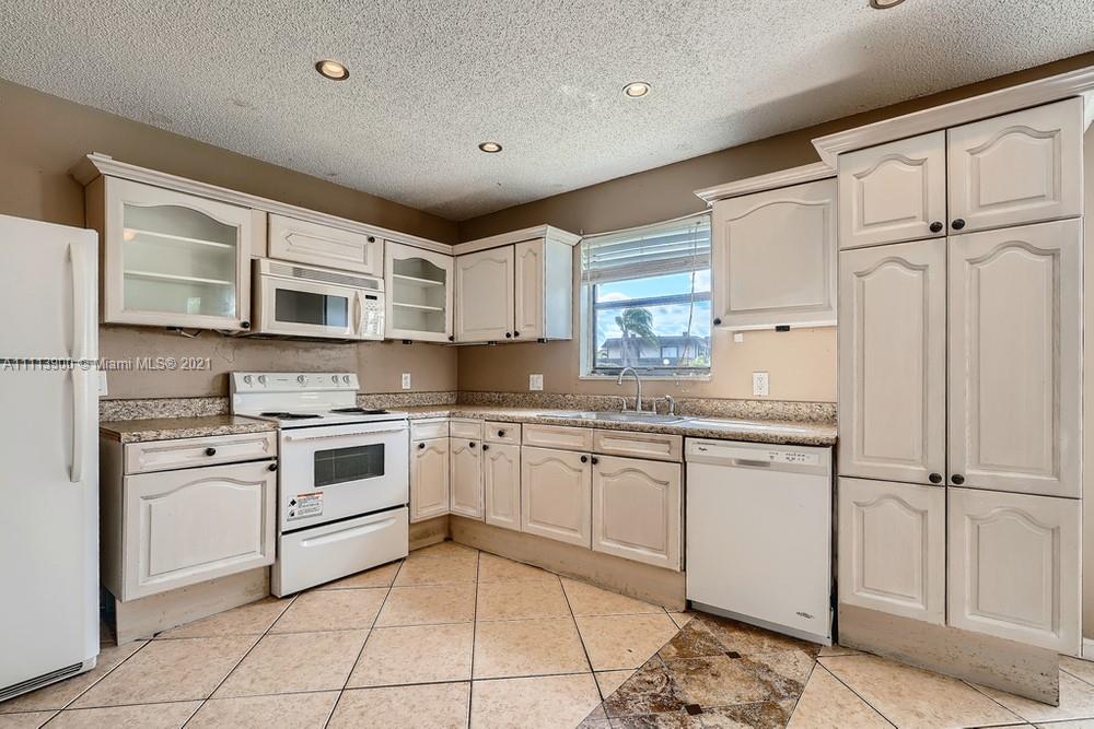 SHERWOOD VILLAGE CONDO - Residential