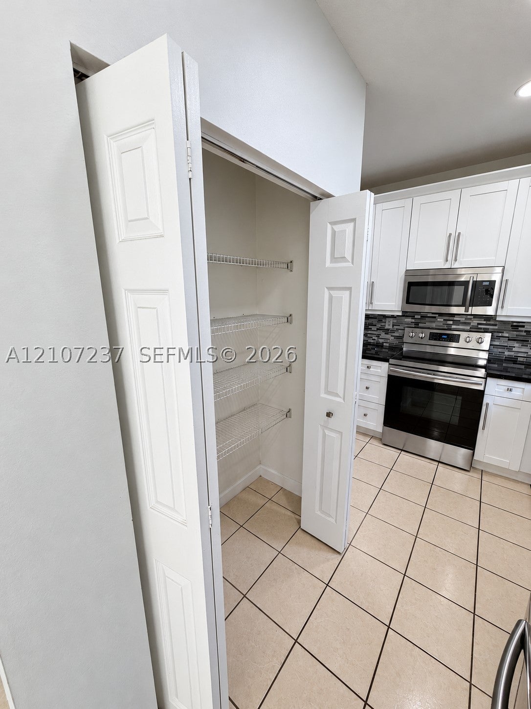 2529 NE 41st Ter